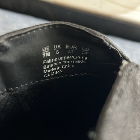 Carlos by Carlos Santana black wedge booties - Picture 6 of 6